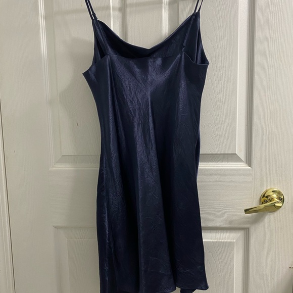 BABATON MODEL DRESS - Picture 3 of 3